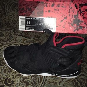 Nike Lebron Shoes - Lebron Soldier XL. Nike Lebron Shoes - Lebron Soldier XL.